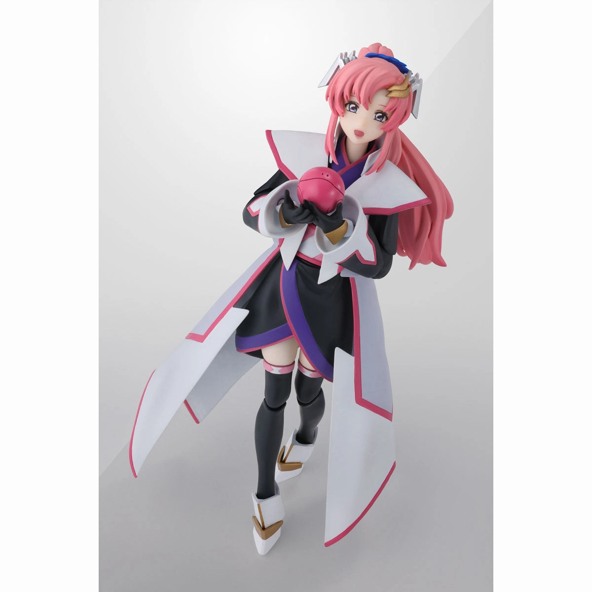 Knowledge Apply S.H. Figuarts Gundam SEED Freedom Lacus Clyne (Compass Battle Surcoat Ver.) Action Figure
