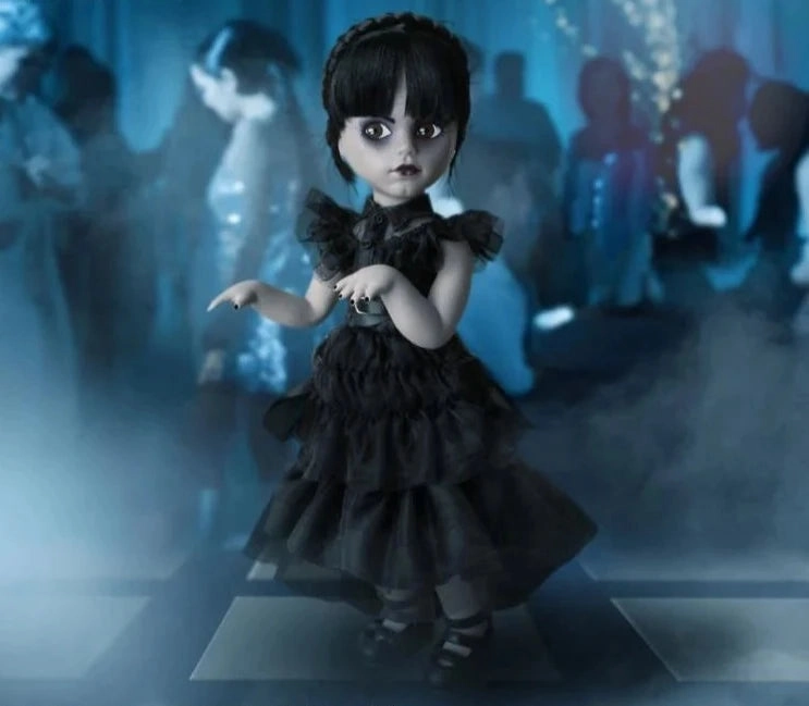 Business gift Gift Idea Mezco Toyz The Addams Family Living Dead Dolls Wednesday Addams (Rave'N Dance) Action Figure