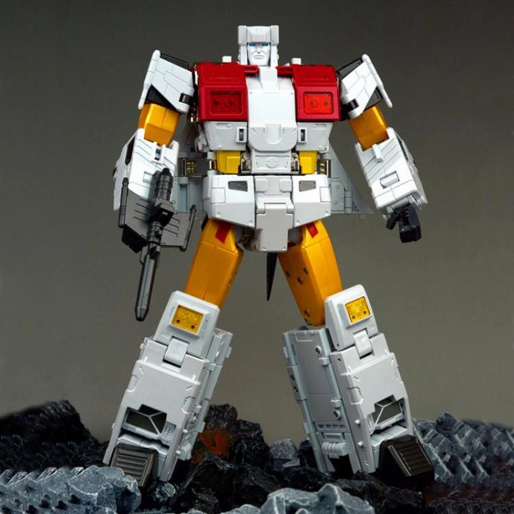 Fans Toys FT-30A Maverick (Reissue) Action Figure Media Attention