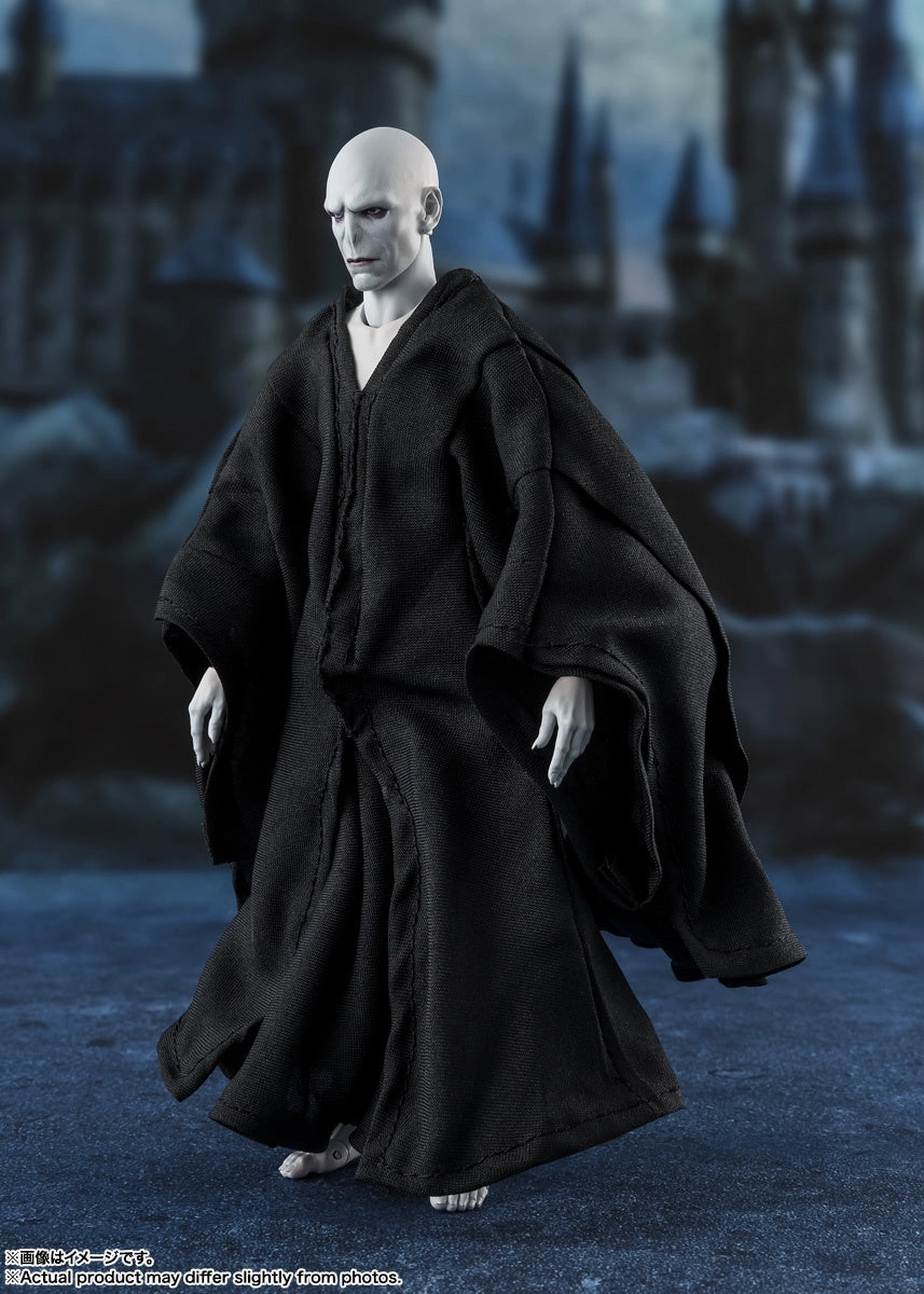 Earthquake Simulation Water Play S.H. Figuarts Harry Potter and the Goblet of Fire Lord Voldemort Action Figure