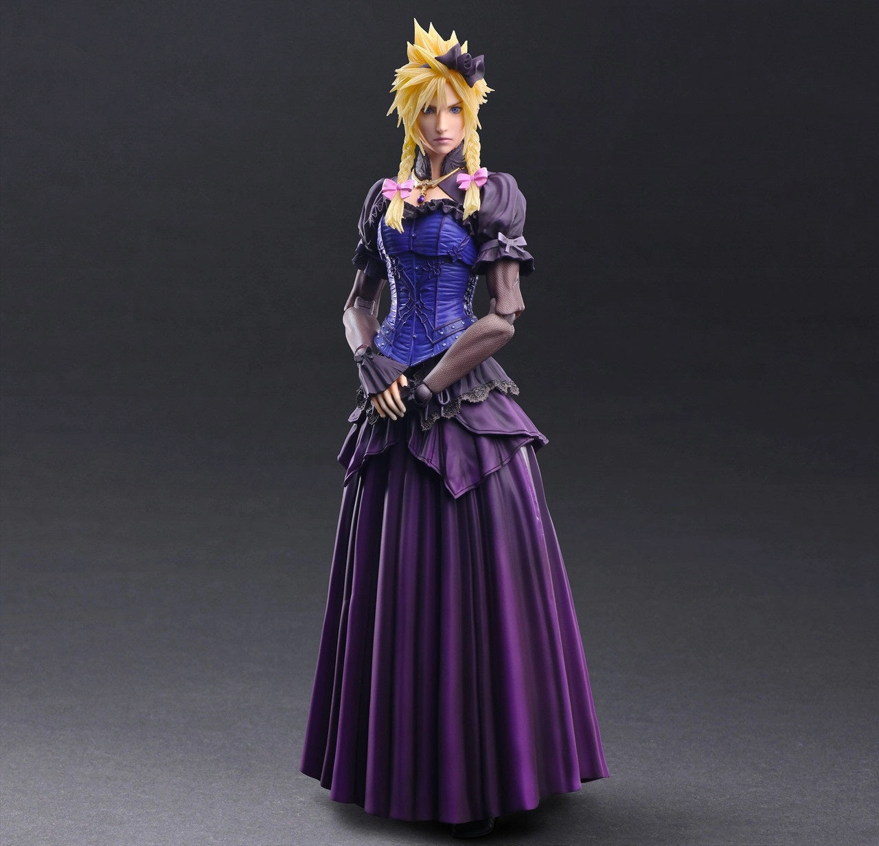 Square Enix Final Fantasy VII Remake Cloud Strife (Dress Ver.) Play Arts Kai Action Figure Holiday Celebration